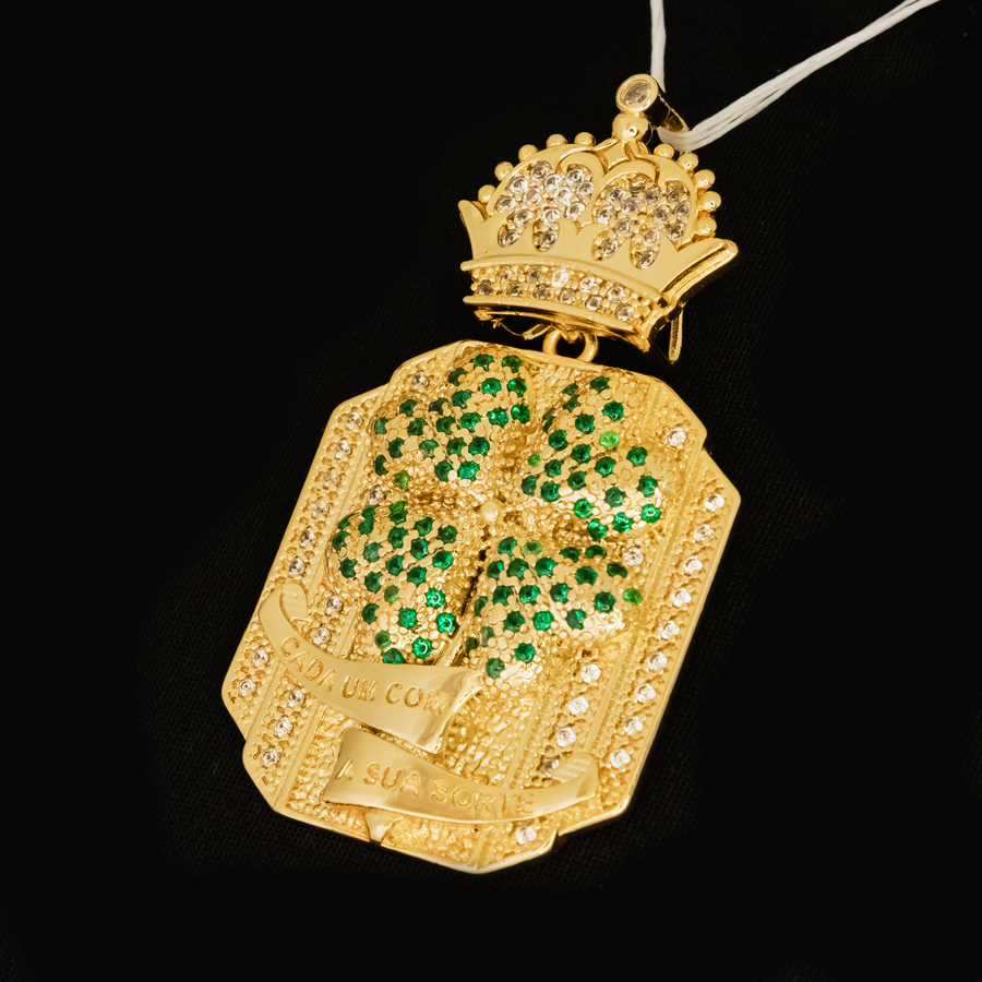 Pingente Grande Cada Um Com Sua Sorte (Banhado a Ouro 18K)